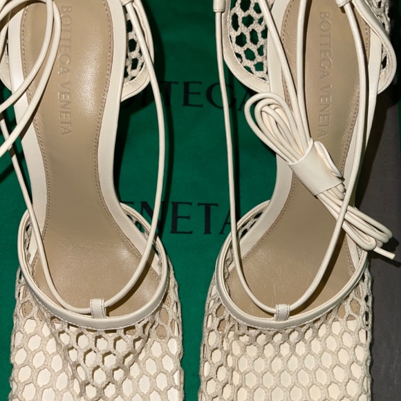 BRAND NEW BOTTEGA VENETA HEELS - Picture 2 of 5
